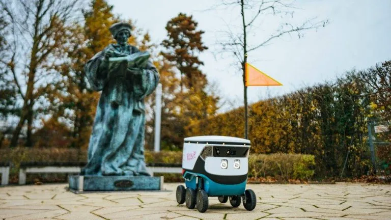 Bezorgrobot op campus Erasmnus Universiteit