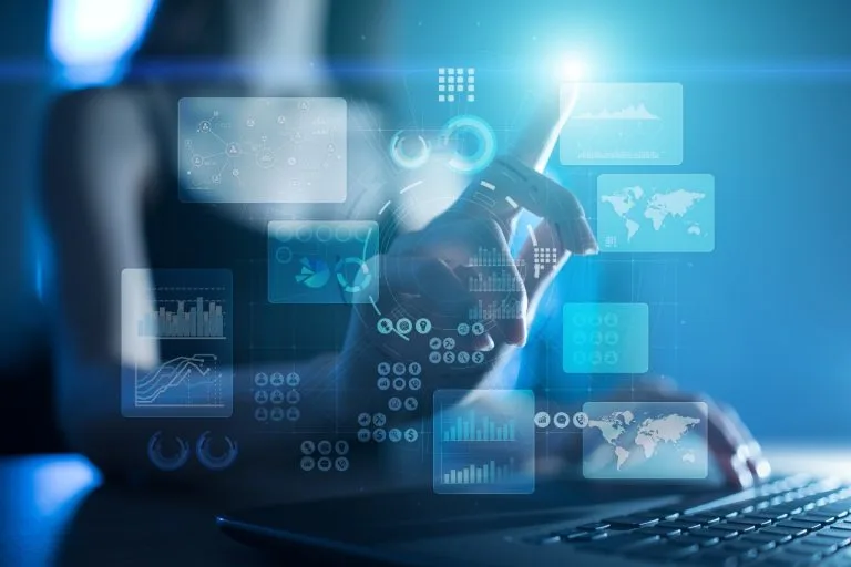 Van efficiënte planning tot minder kilometers: AI verlegt de grenzenvan de logistieke sector